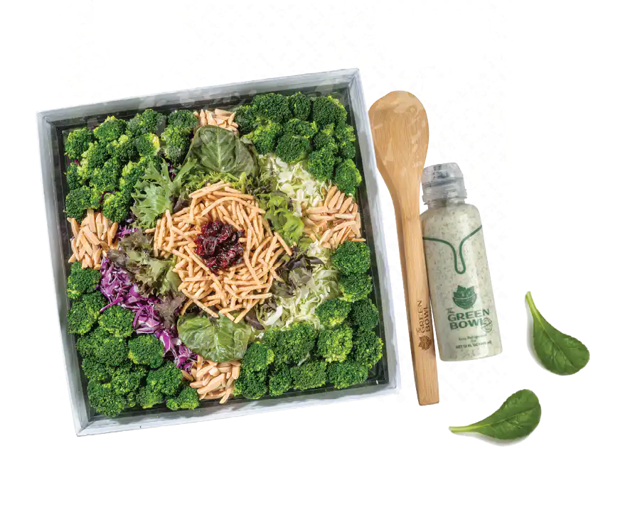 Green salad with sunflower dressing
